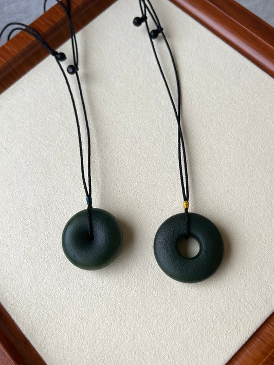 Antique-style Dark Green Hetian Jade Safety Clasp Pendant, PI pendant | 和田碧玉古风平安扣