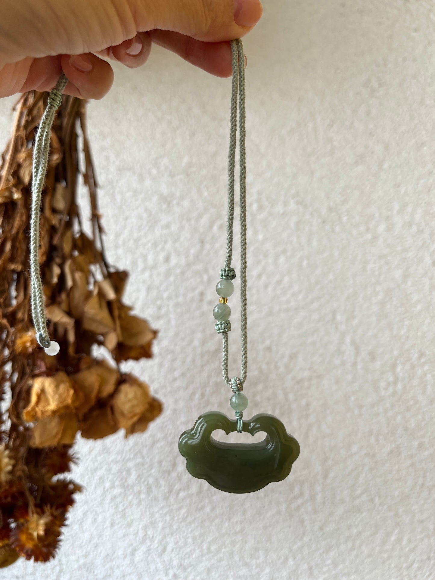 Avocado Green Hetian Jade Auspicious Clouds Ruyi Pendant | 和田牛油果绿祥云如意