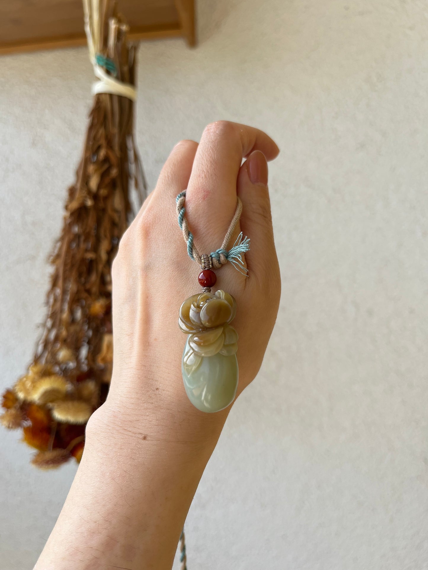 3D Hand Carved Hetian Jade Rose Pendant, 手雕和田且末蓝俏糖胖玫瑰