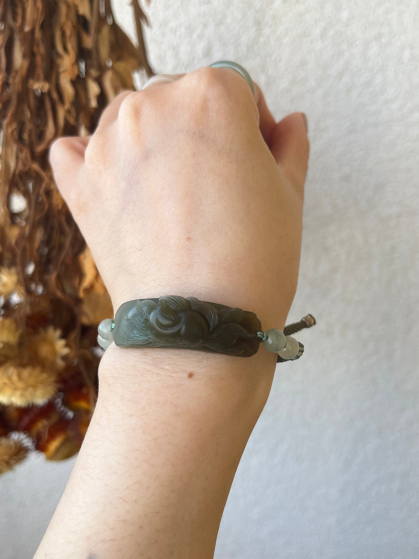 Handmade Bracelet with a Hand Carved Hetian Jade Nine-tailed Fox Pendant | 和田蓝糖九尾手牌