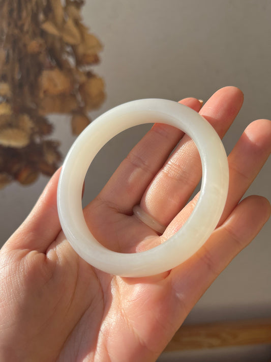 White Hetian Jade Bangle 55mm | 和田青海白玉手镯
