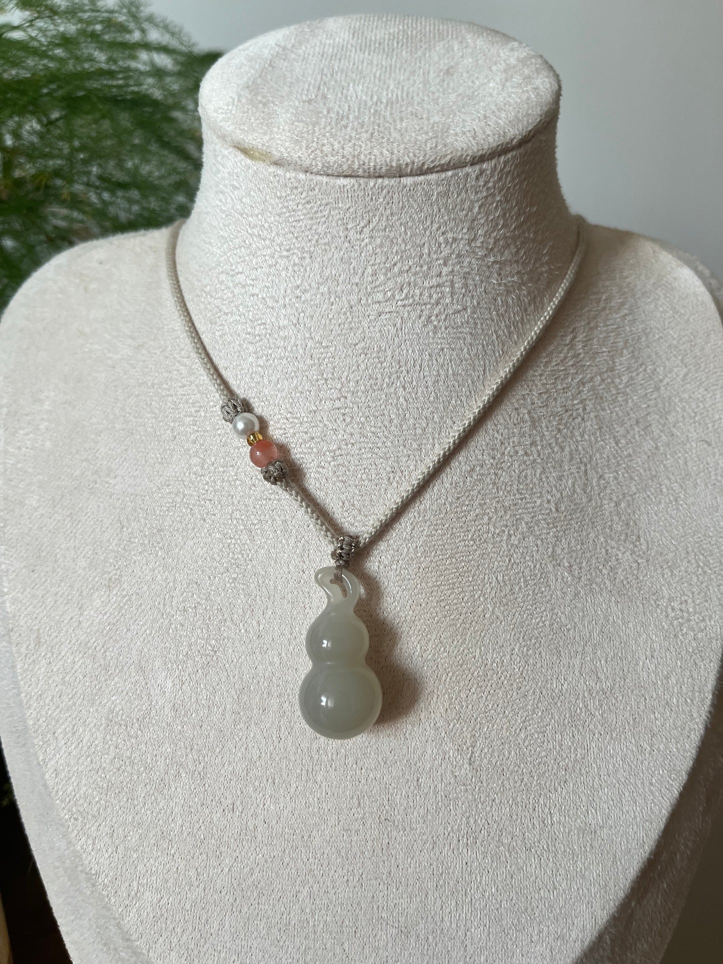 Light Purple Hetian Jade Hulu Pendant