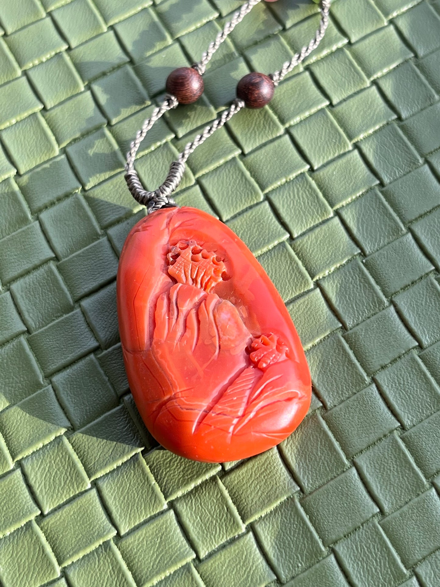 Hand Carved Nanhong Agate Landscape Pendant | 手雕满色肉南红山水