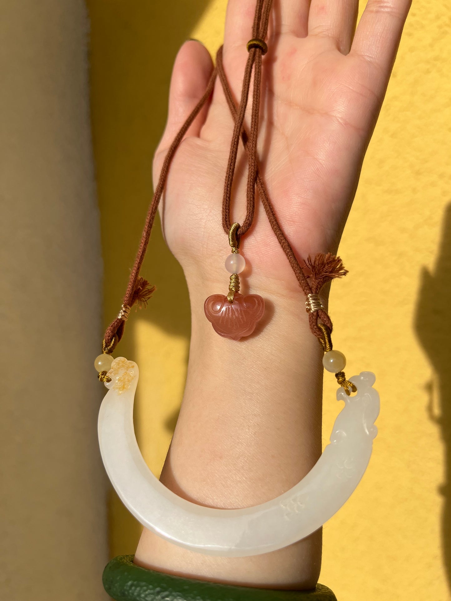 Hand Carved White Nephrite Jade Phoenix Huang Arc-shaped Pendant，手雕白玉凤玉璜