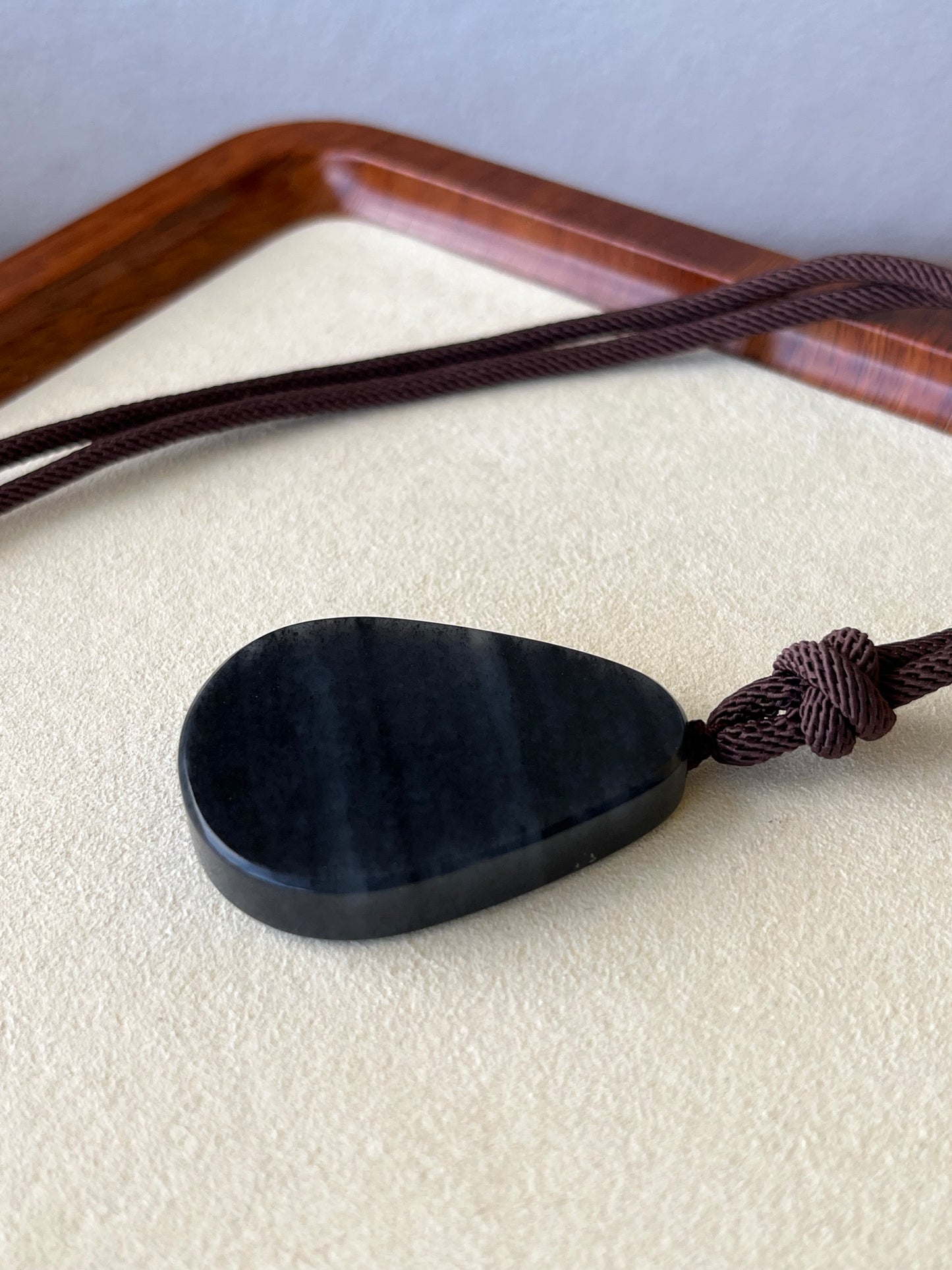 Black Hetian Qinghua Flat Pendant | 和田聚墨青花意境无事牌