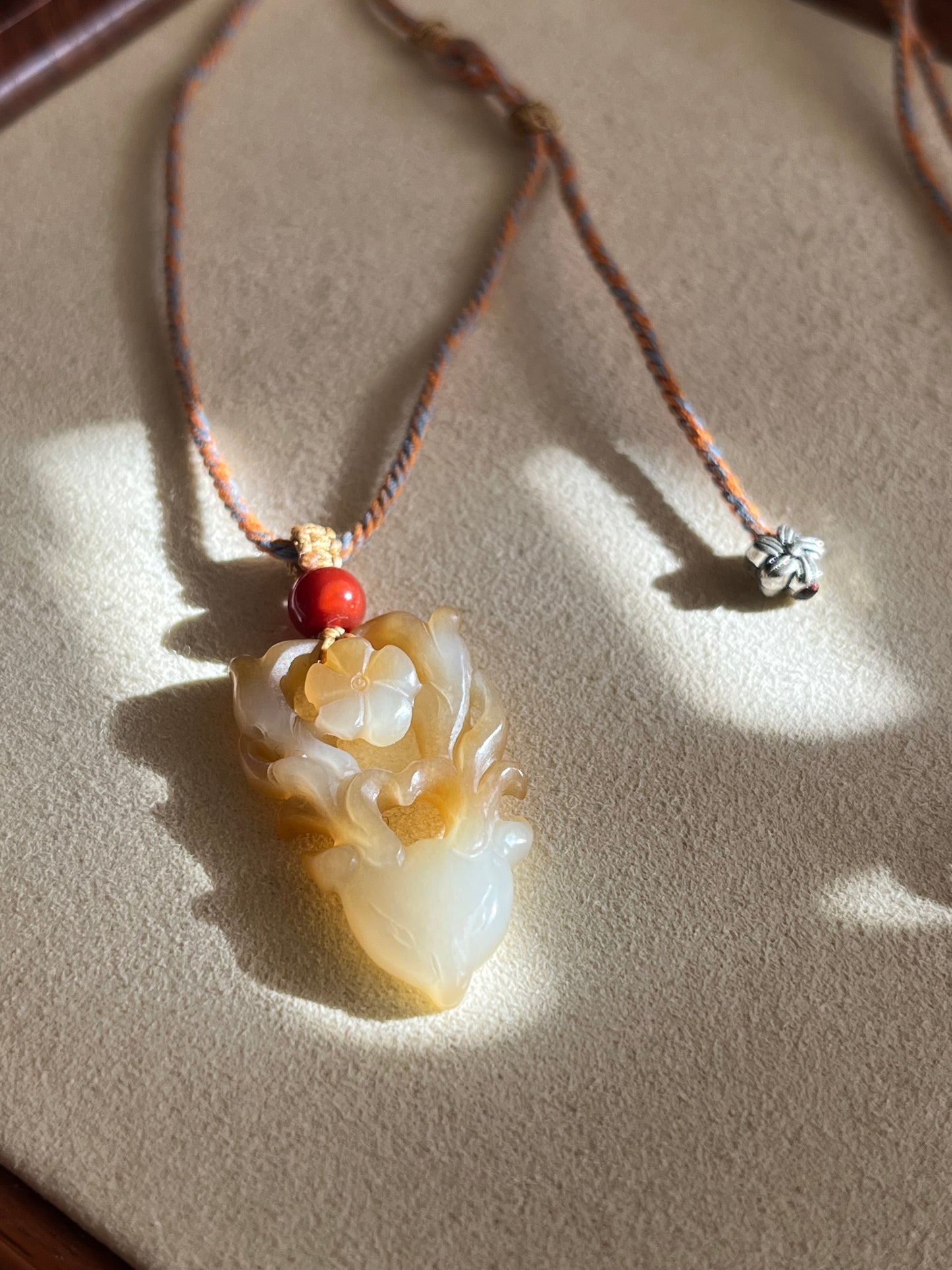 Hand Carved Brown And White Hetian Jade Deer | 手雕和田糖白梅花鹿， 一路生花