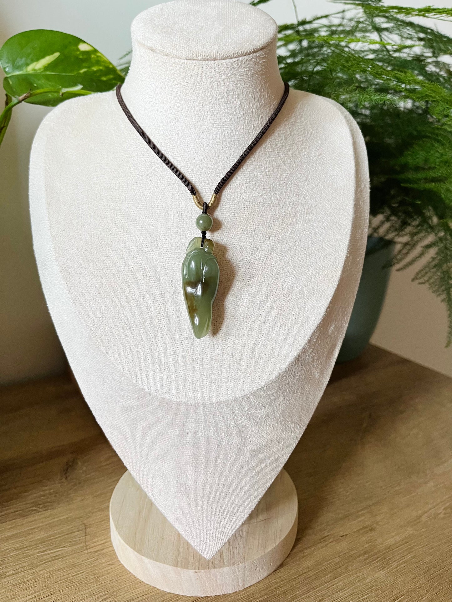 Hand Carved Heitian Jade Pepper Pendant，手雕且末蓝糖和田玉辣椒