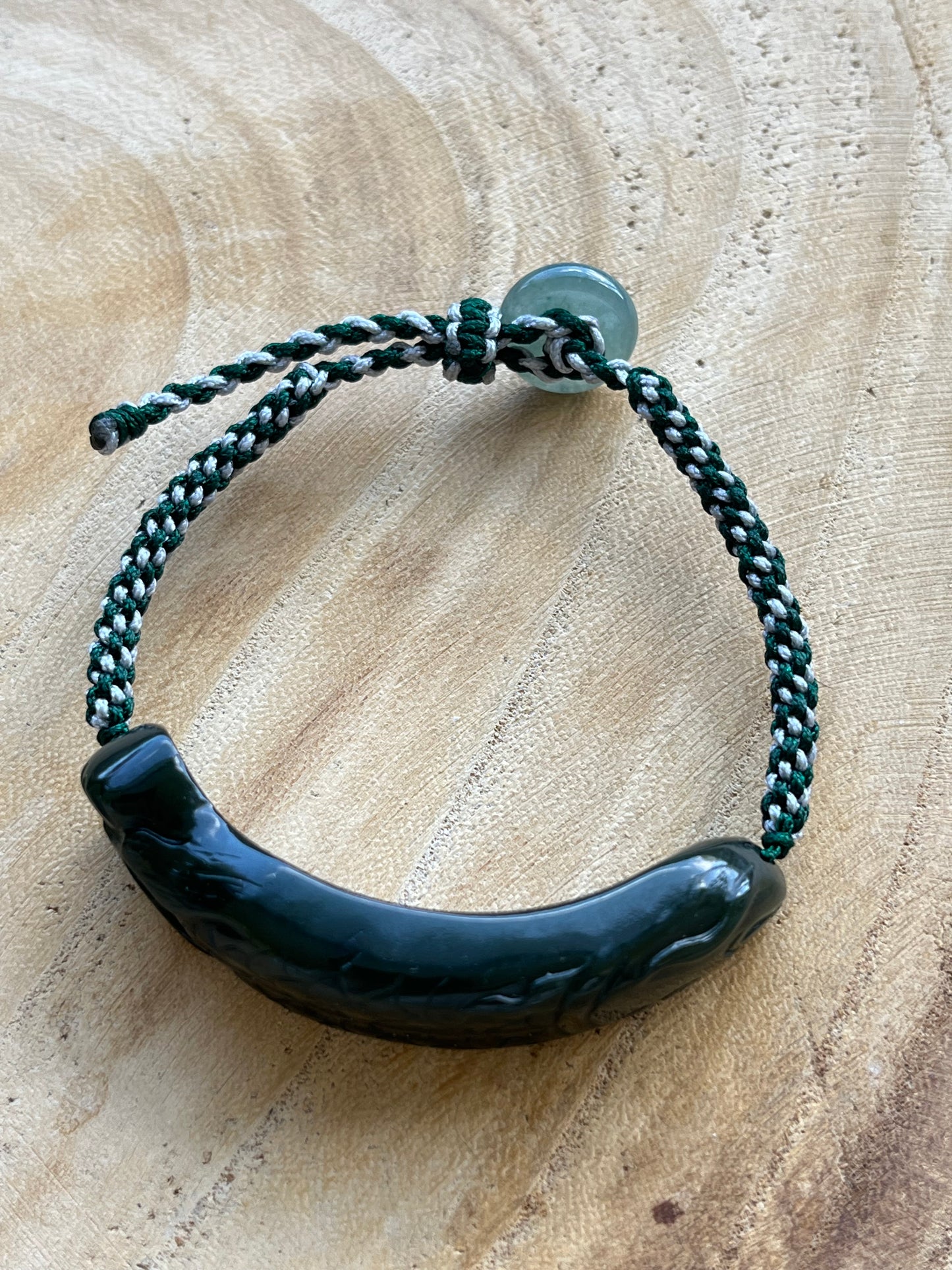Handmade Bracelet with a Hand Carved Dark Green Hetian Jade Fish Pendant，碧玉红皮老料鱼手牌