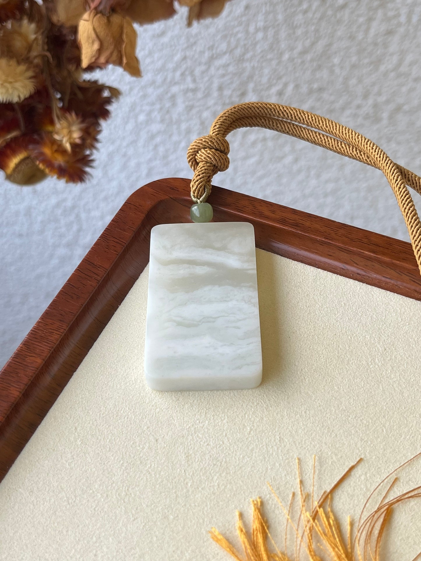 Unique White Jade Flat Pendant with Artistic Cloud-like Inclusions | 和田特色意境棉白玉无事牌