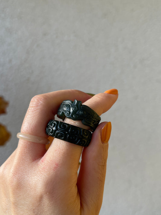 Carved Dark Green Hetian Jade Rings 21mm | 和田青玉雕刻戒圈