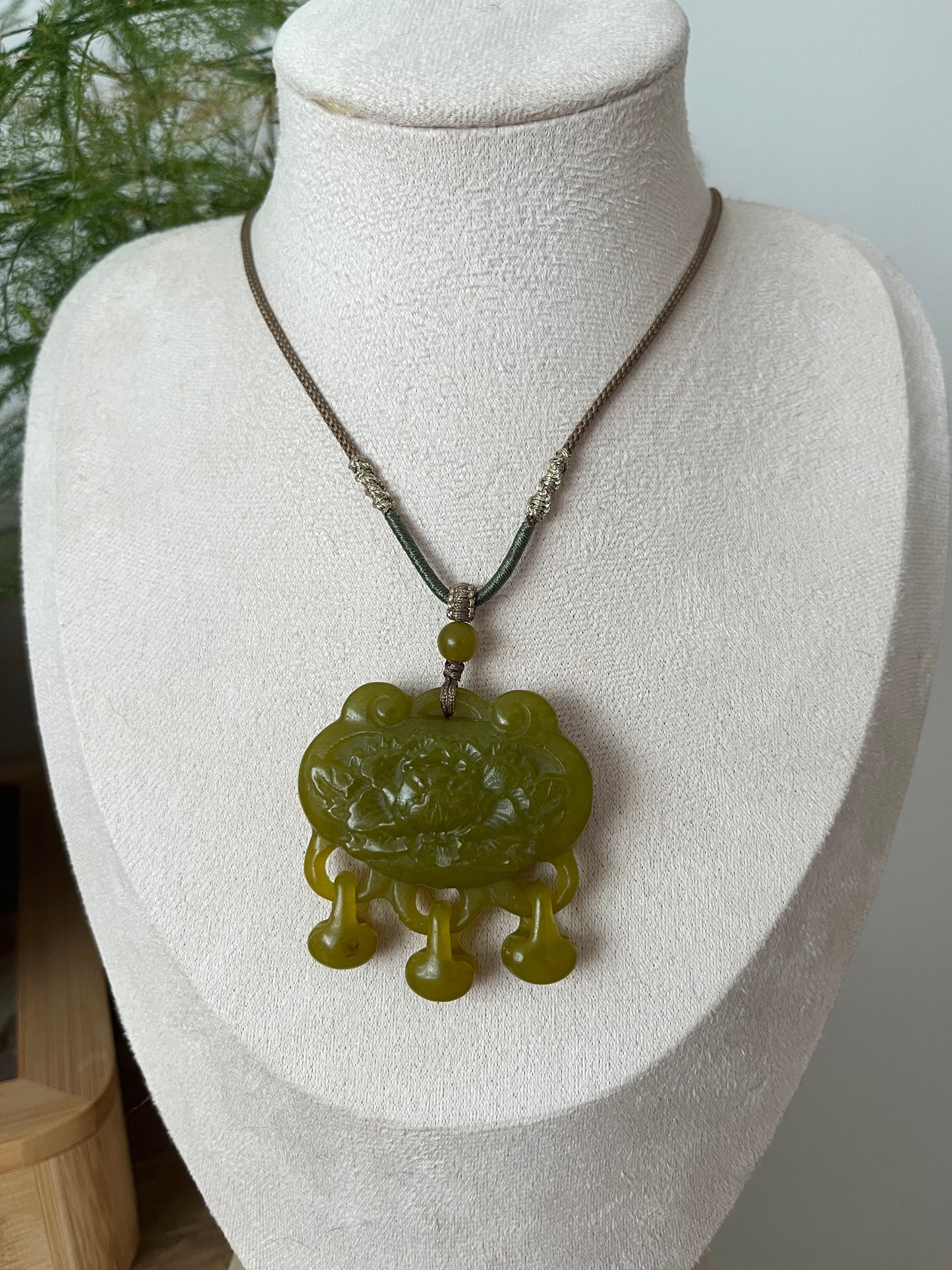 Green Xiu Jade Peony Blessing Lock Pendant