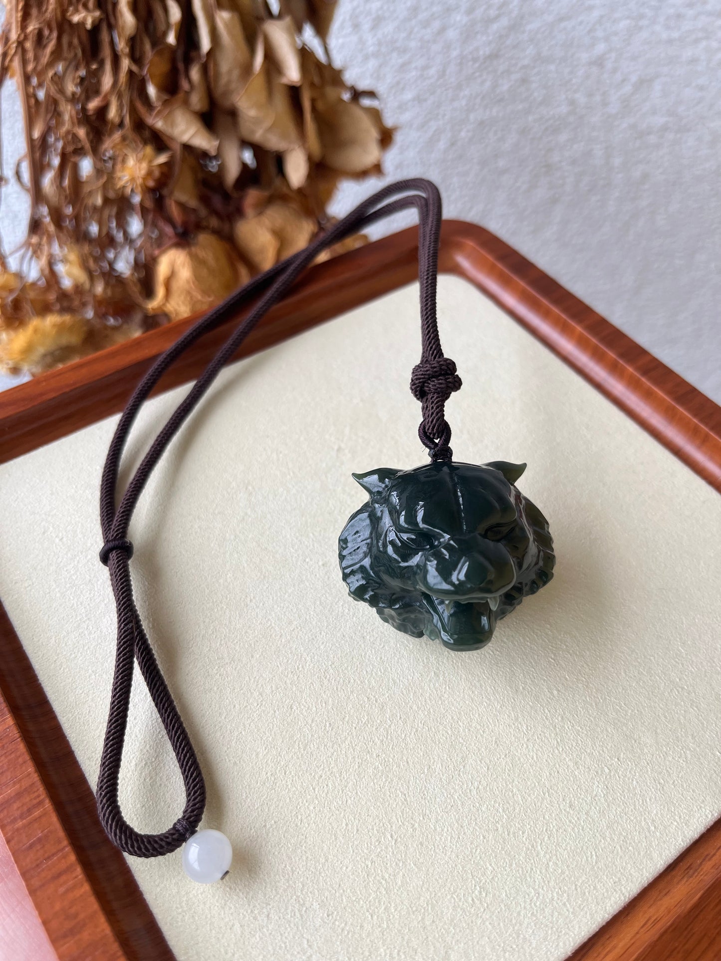 Hand Carve Dark Green Hetian Jade Wolf Head | 手雕和田青玉狼头
