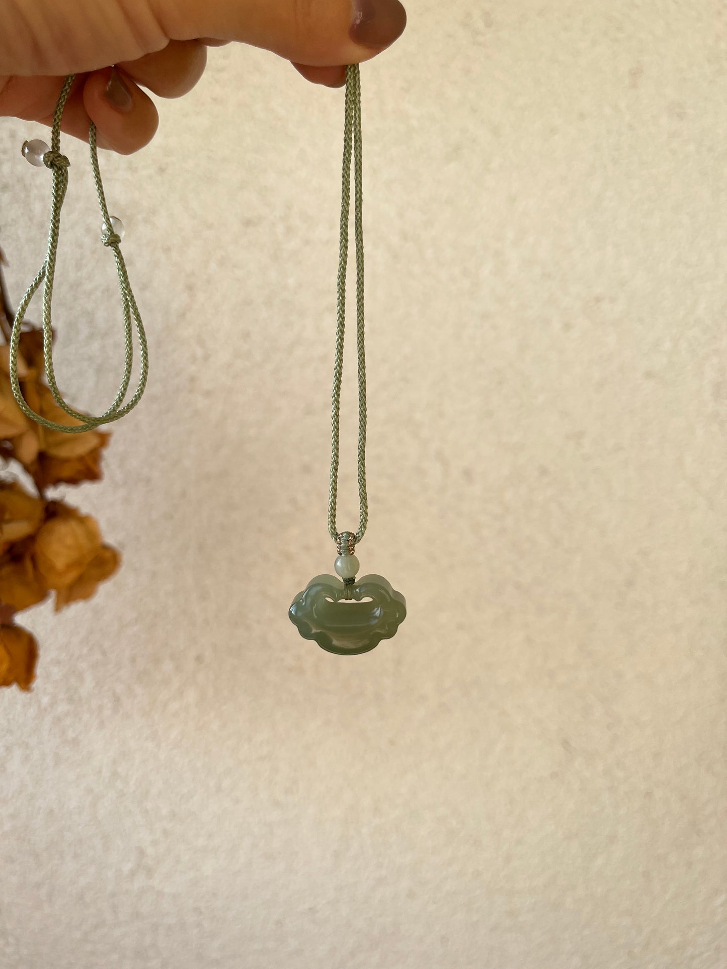 Hetian Jade Auspicious Cloud Ruyi Pendant | 和田晴水祥云如意锁