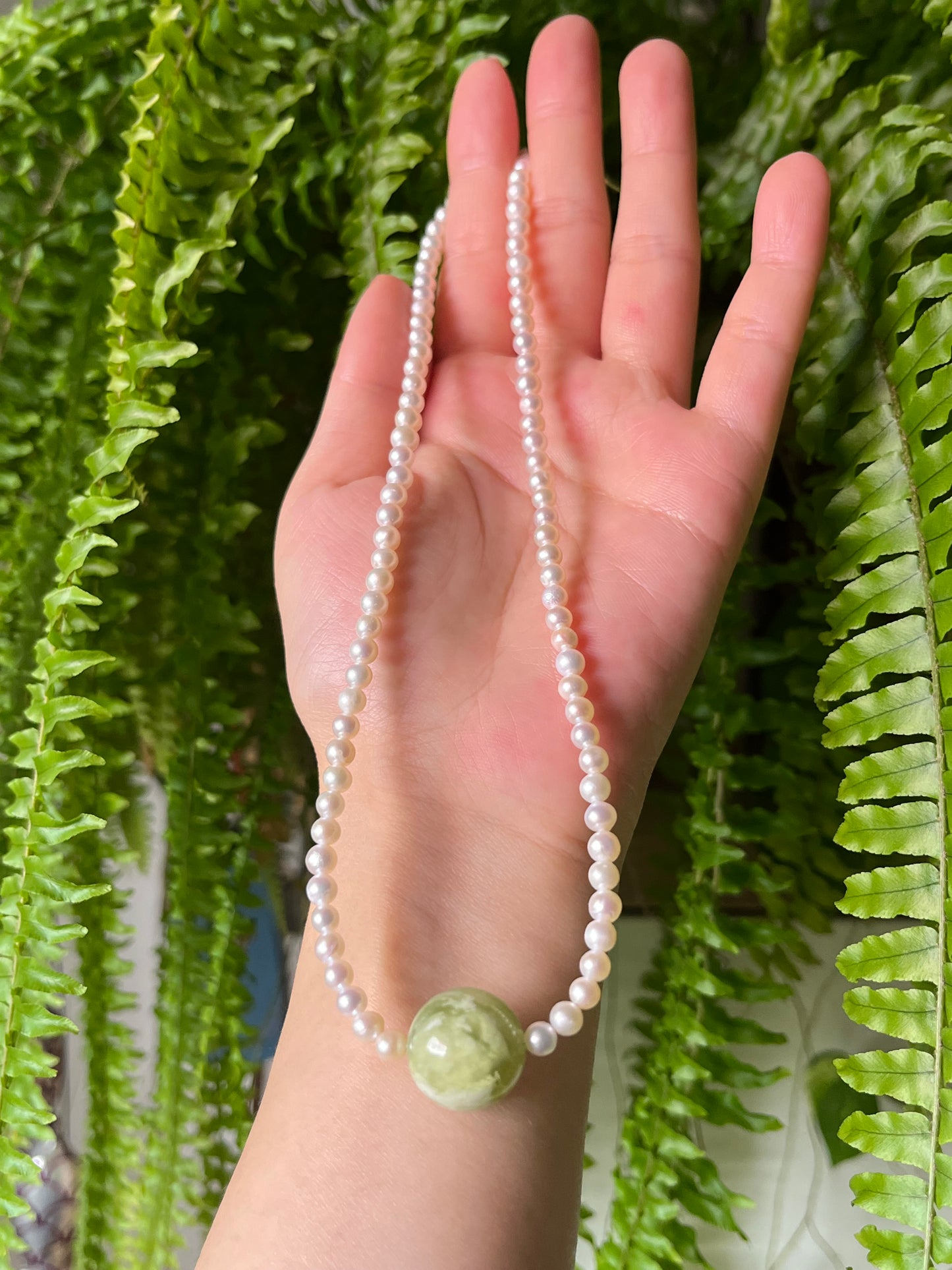 Handmade Choker with 16mm Green Serpentine Jade (Xiu Jade) | 岫玉青提奶盖单珠锁骨链