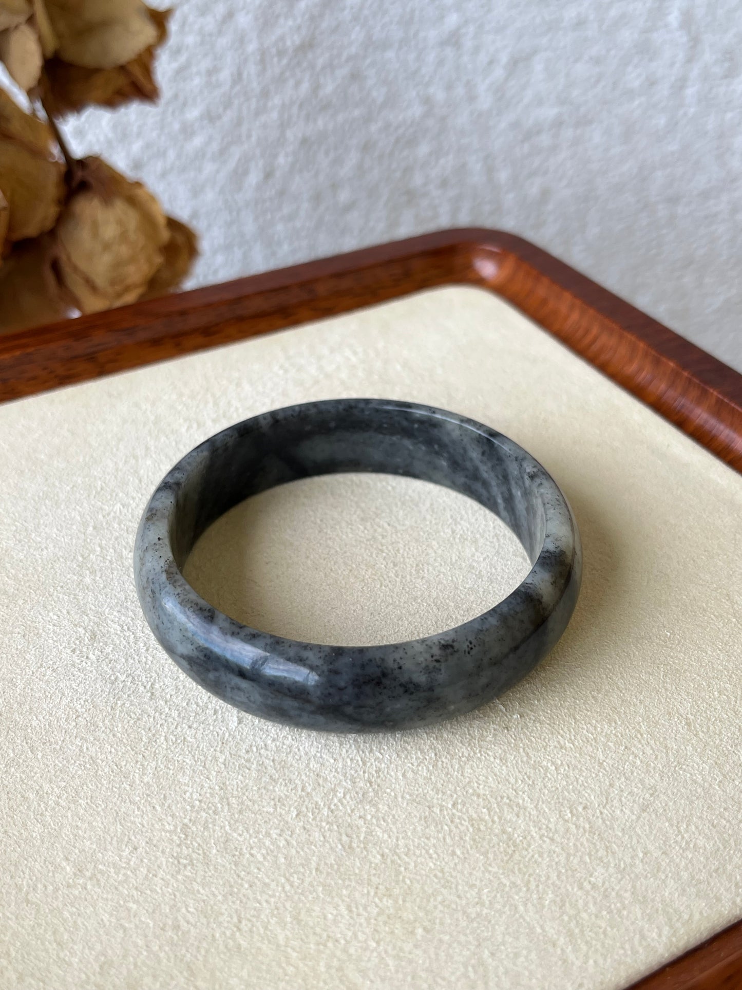 Gray Ink Dotted Hetian Qinghua Bangle 56mm+ | 和田点墨青花手镯