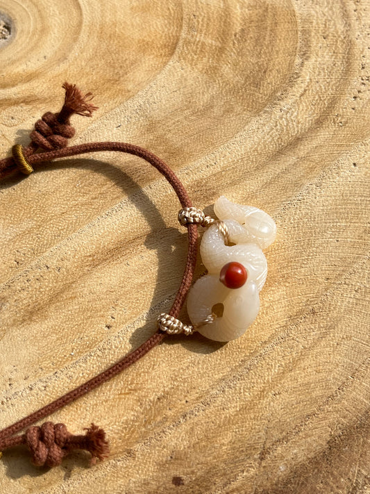 Handmade Necklace with a Hand Carved Brown Hetian Jade Snake Pendant | 和田浅糖小蛇吊坠