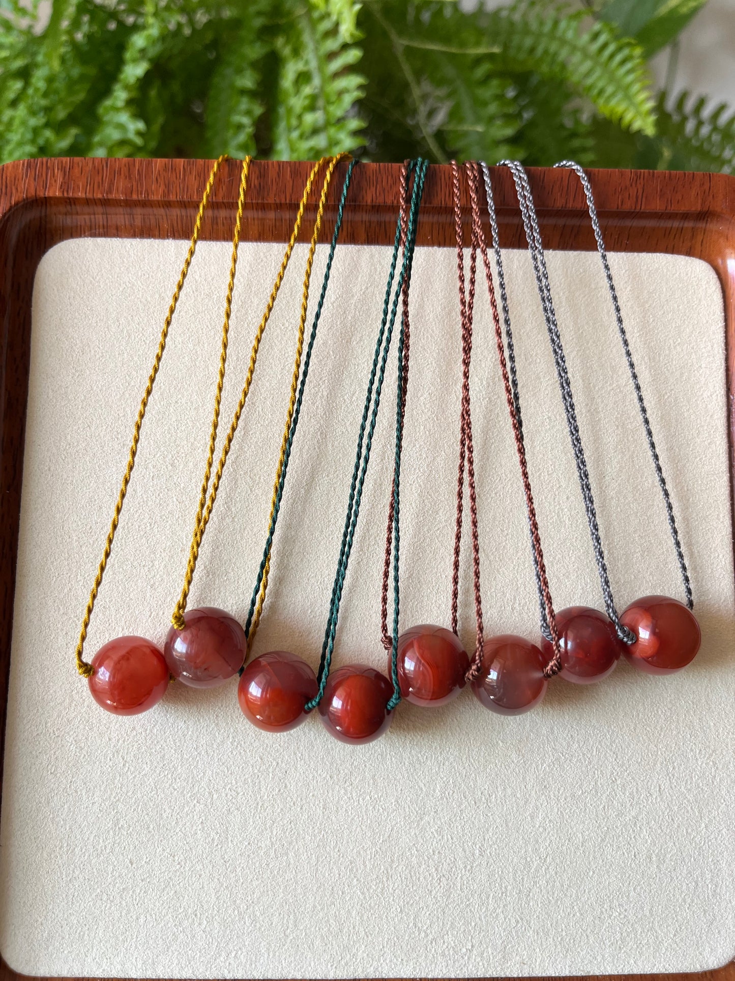 Frame Pattern Nanhong Agate Single Bead (16mm) Necklace | 南红火焰纹单珠路路通项链