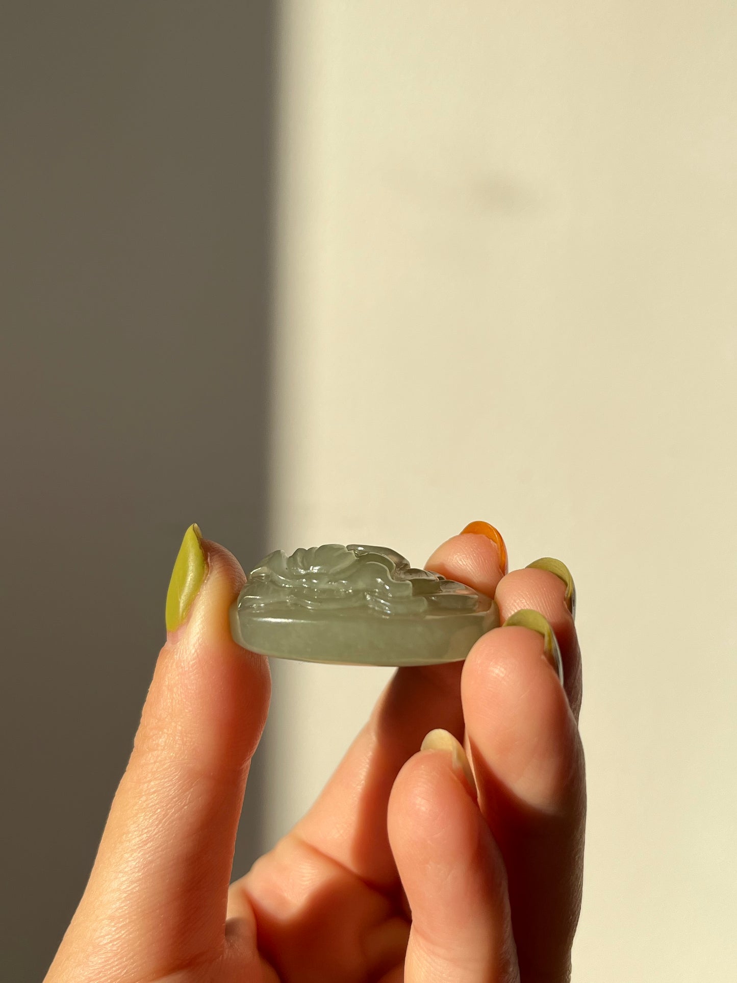 Hand Carved Hetian Jade Peony Flower Pendant, 青海冰晴水牡丹牌