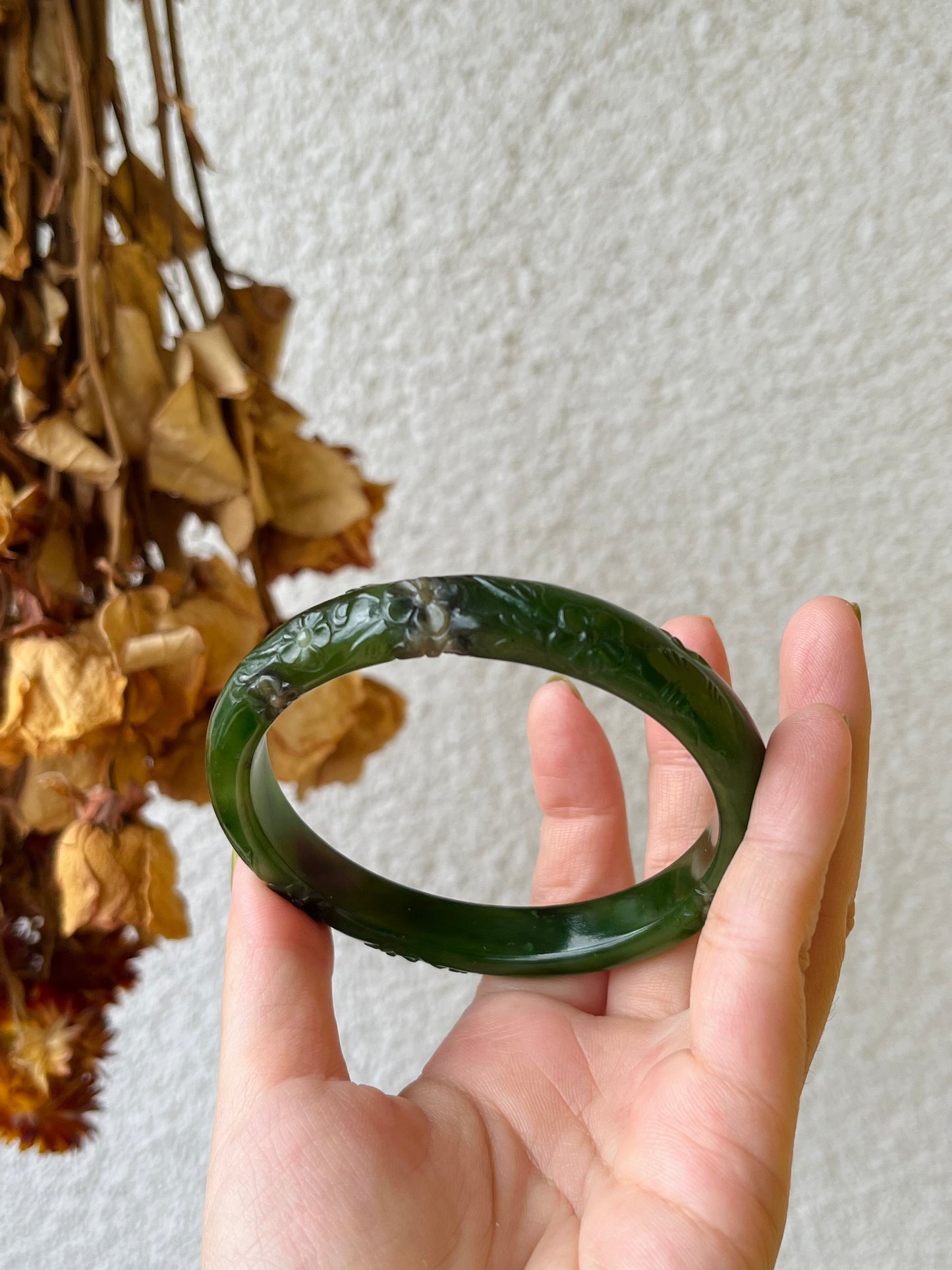 Flower Carving Green Hetian Jade Bangle 61mm, 和田碧玉简单雕刻手镯