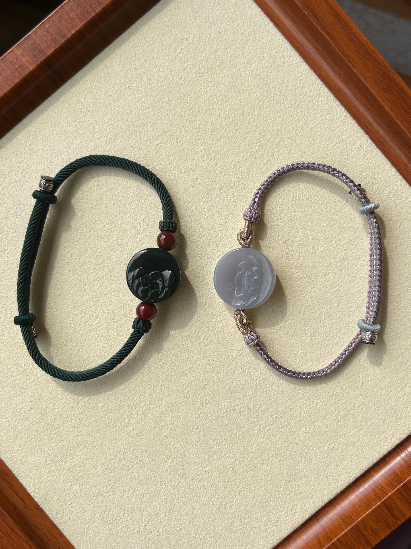 Hand Carved Smoky Purple Hetian Jade Lotus Bracelet | 手雕烟紫荷花手牌