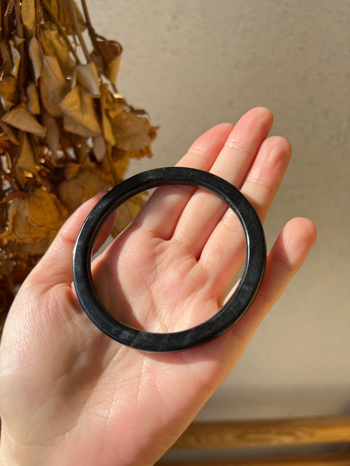 Black Qinghua Hetian Jade Bangle 58mm | 和田聚墨青花方镯