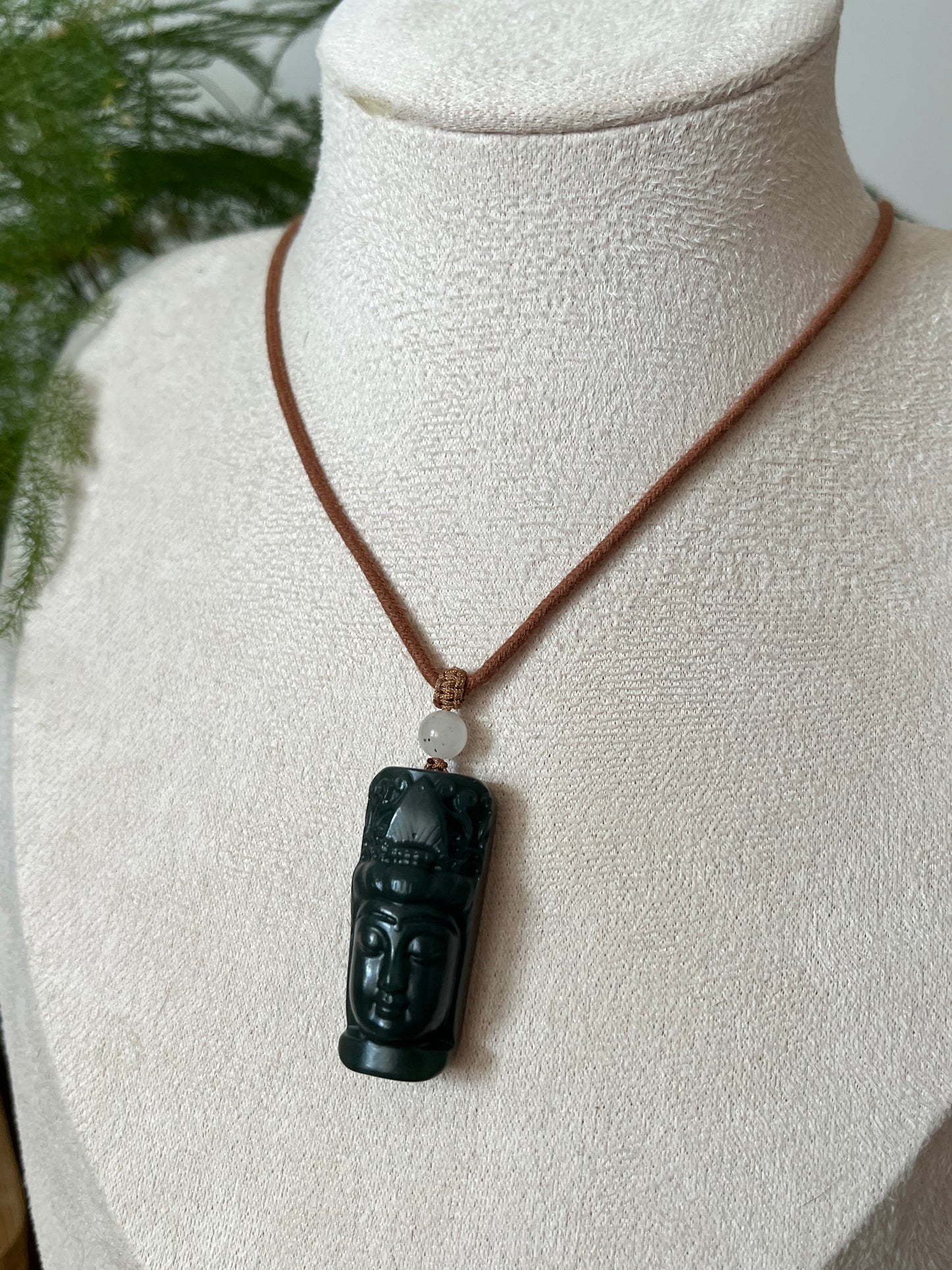 Hetian Jade Guanyin / Kwan Yin Head | 和田玉观音头吊坠