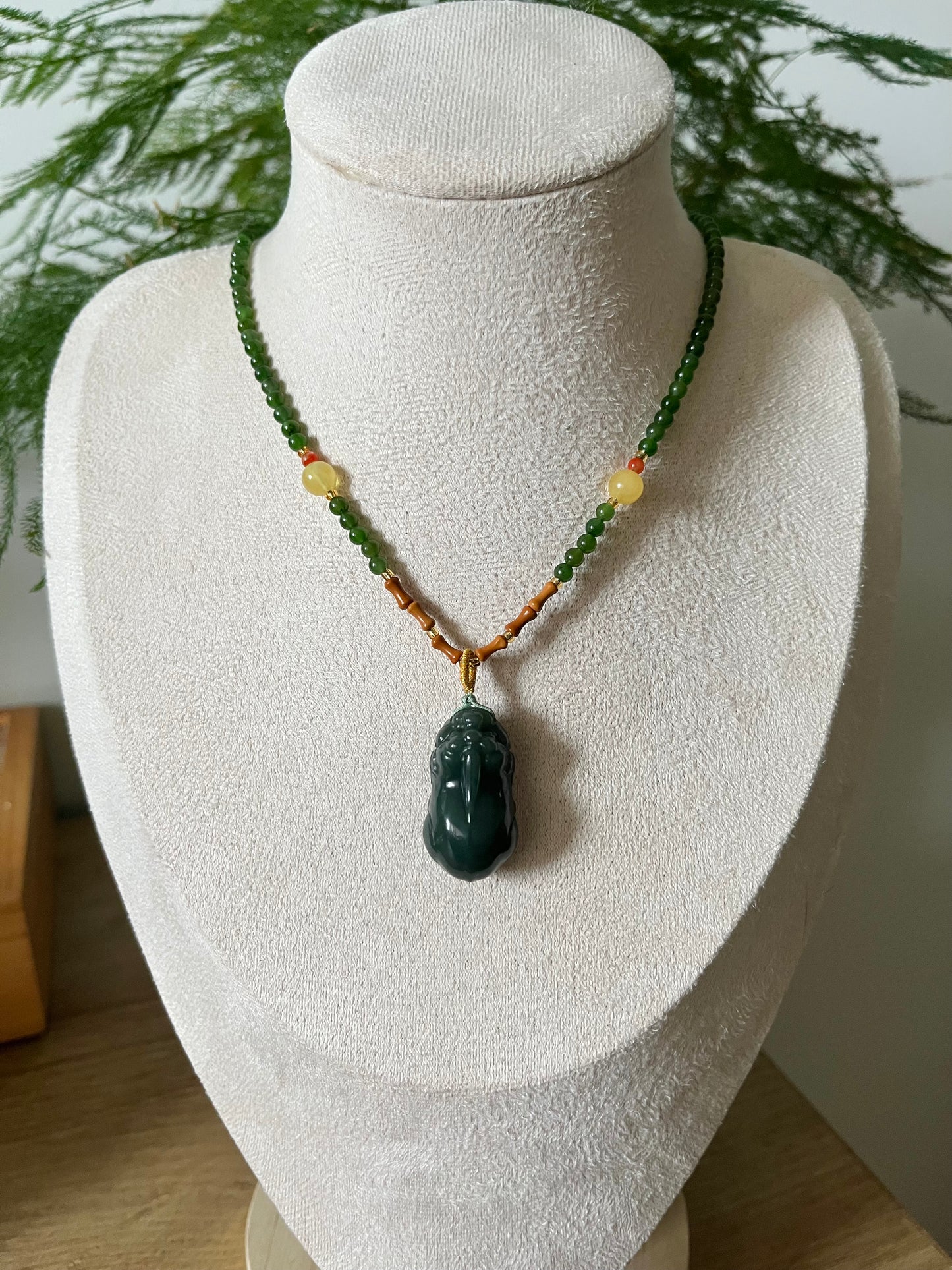 Hetian Green Jade Beaded Necklace with Hetian Jade Pixiu Pendant | 和田碧玉项链加湖水绿貔貅