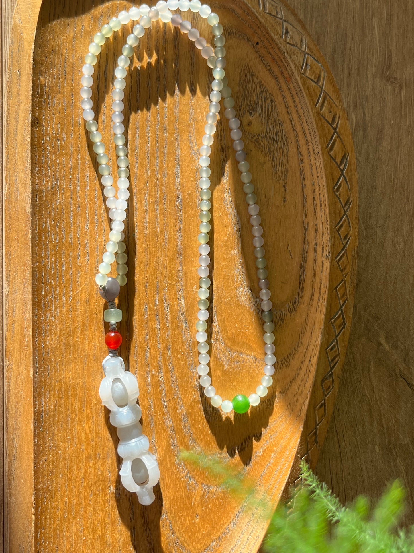 Hand Carved Hetian Jade Vajra Pendant, 手雕和田烟紫金刚杵
