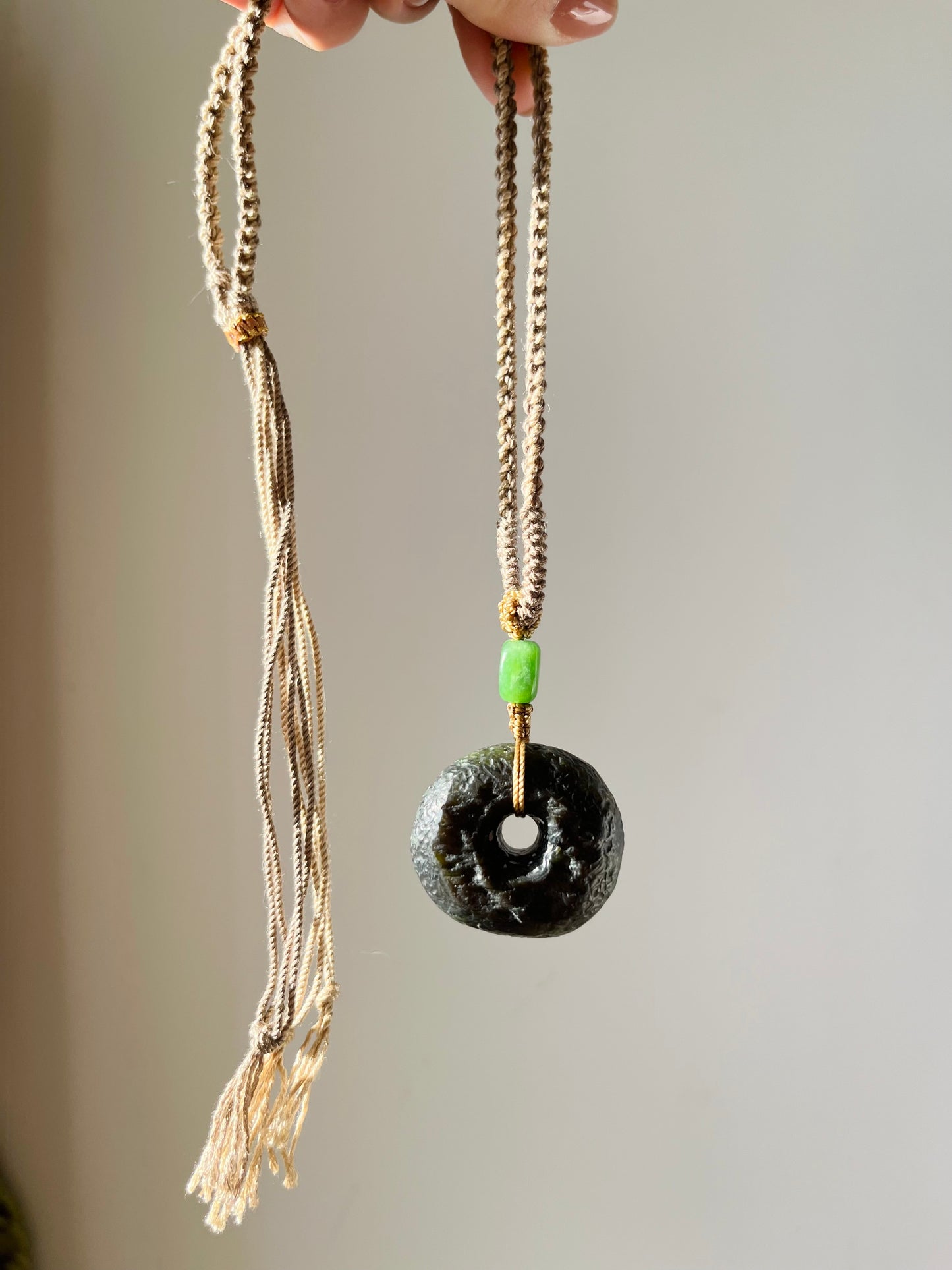Antique-style Hetian Jade Pebble Chinese Safety Clasp Pendant, Chinese PI pendant，碧玉古风平安扣