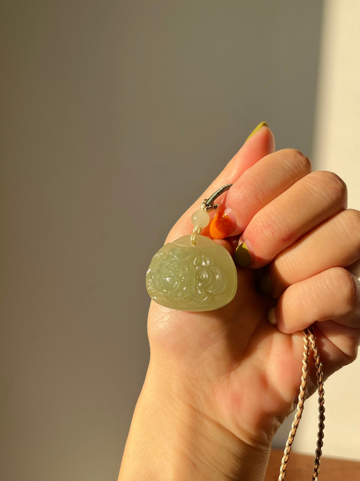 Hand Carved Hetian Jade Peony Flower Pendant, 青海冰晴水牡丹牌