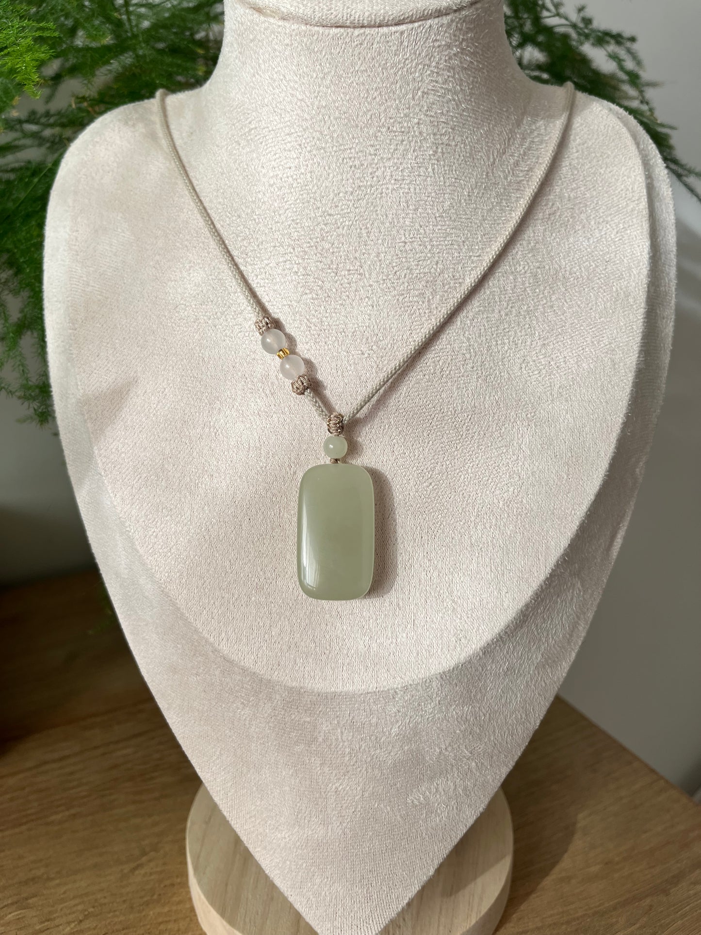 Hand Carved Jade Nine-Tailed Fox Pendant, 手雕晴水冰胶九尾狐 & 无事牌