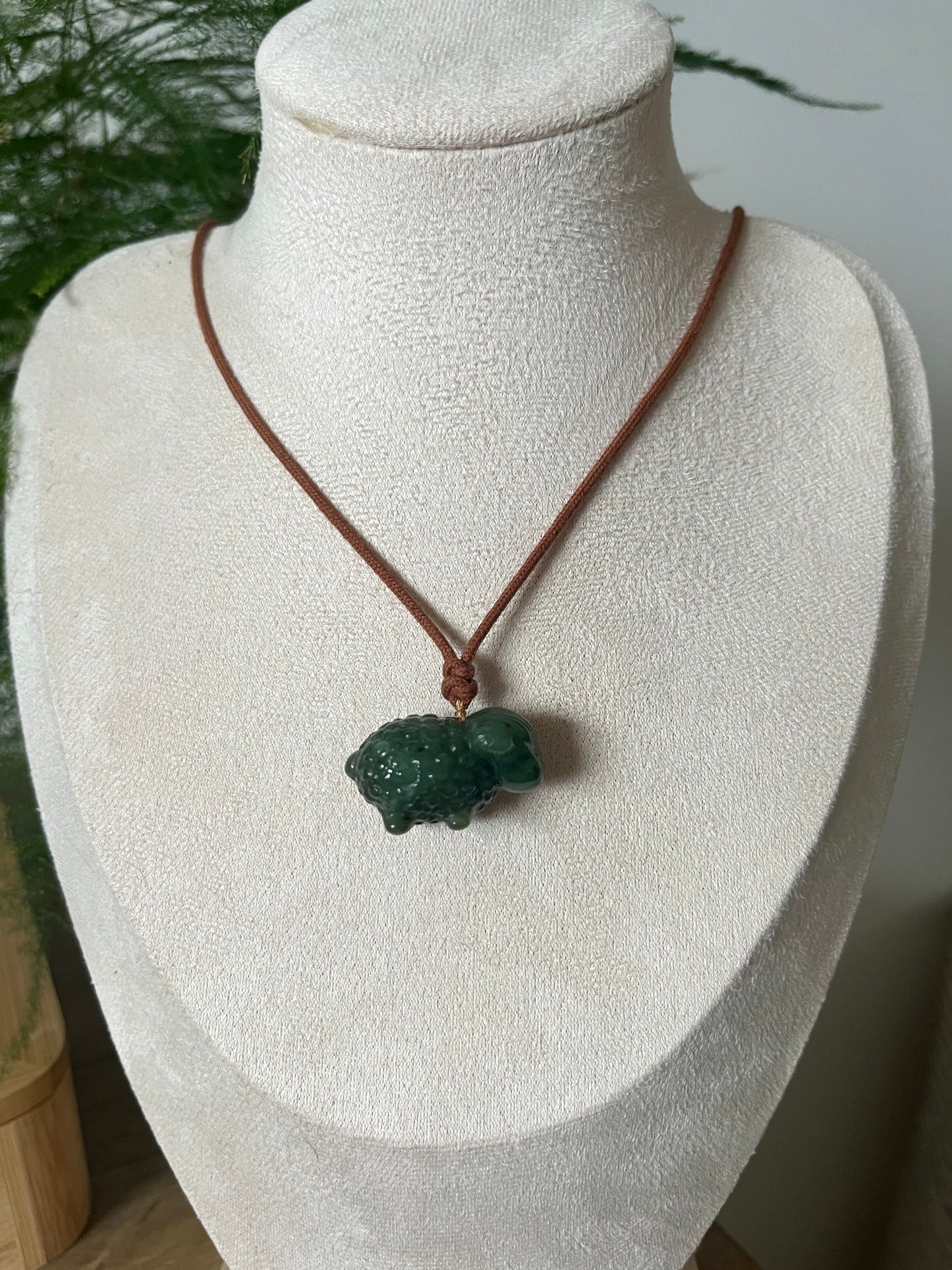 3D Carving Green Hetian Jade Sheep | 可爱碧玉小羊