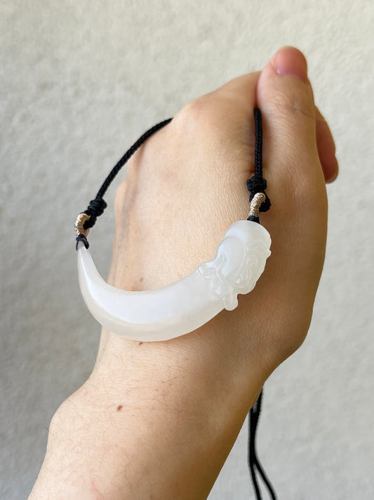 Hand Carved White Hetian Jade Dragon Tooth Pendant，手雕和田青海白玉龙牙
