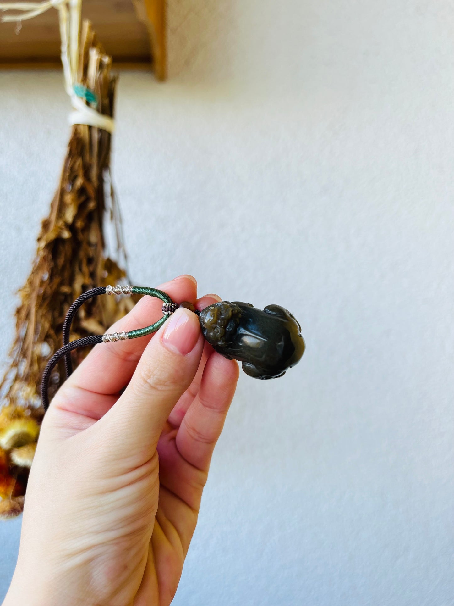 Hand Carved Brown Hetian Jade Chinese Pixiu Pendant, 手雕和田糖玉胖貔貅