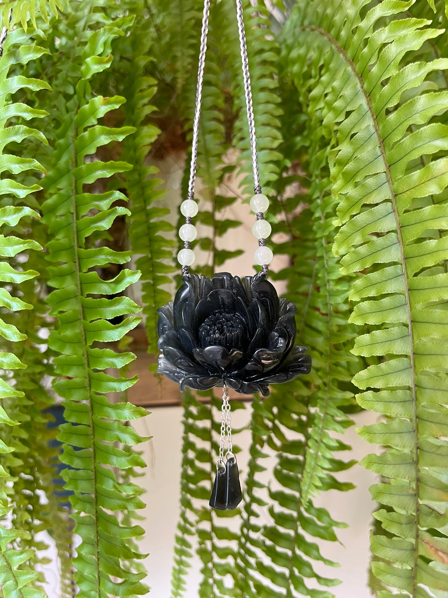 Hand Carved Black Xiu Jade Peony | 手雕岫玉黑牡丹