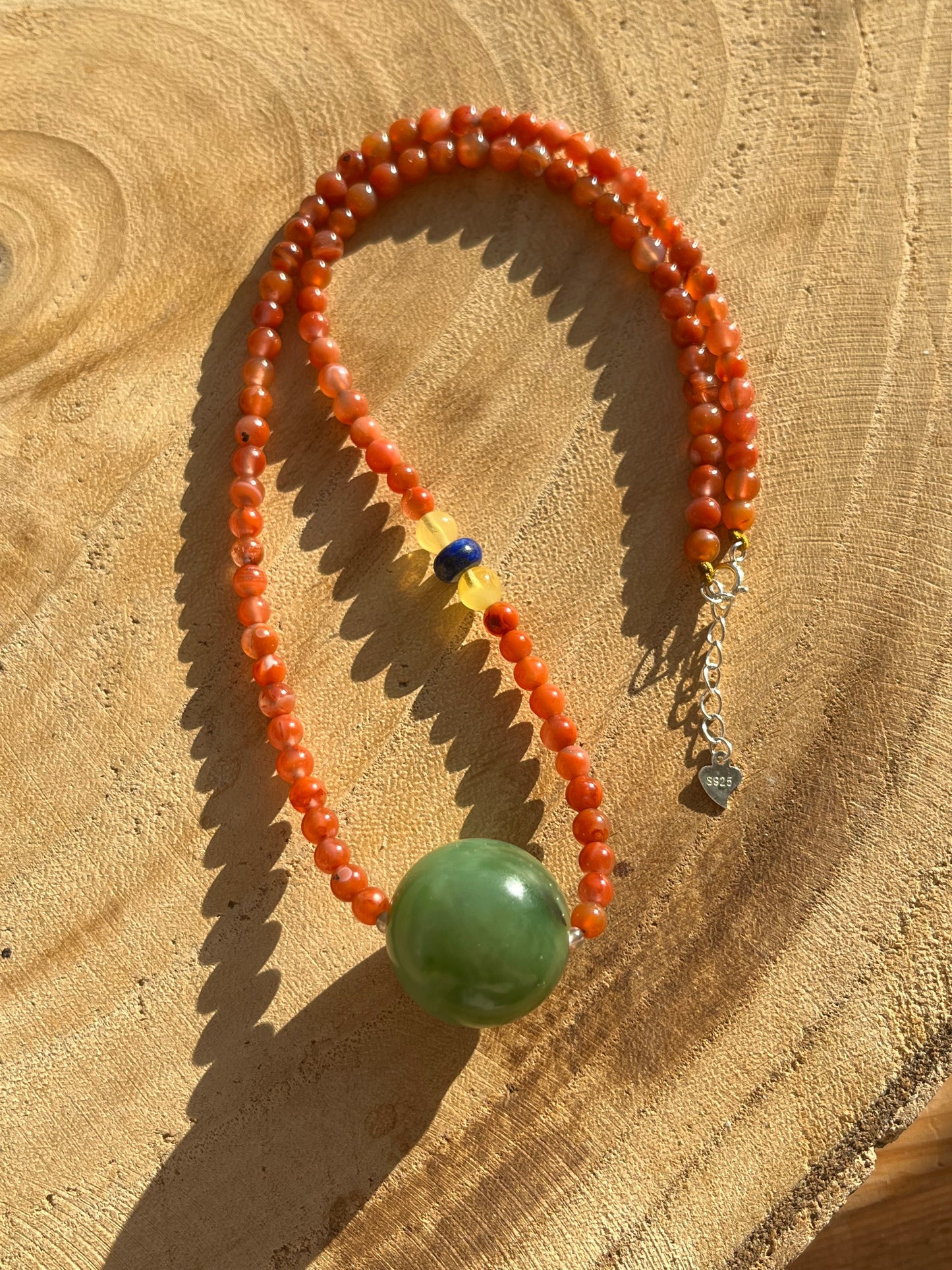 Handmade Nanhong Agate Beaded Necklace with a Single Big Green Hetian Jade Bead (20mm)