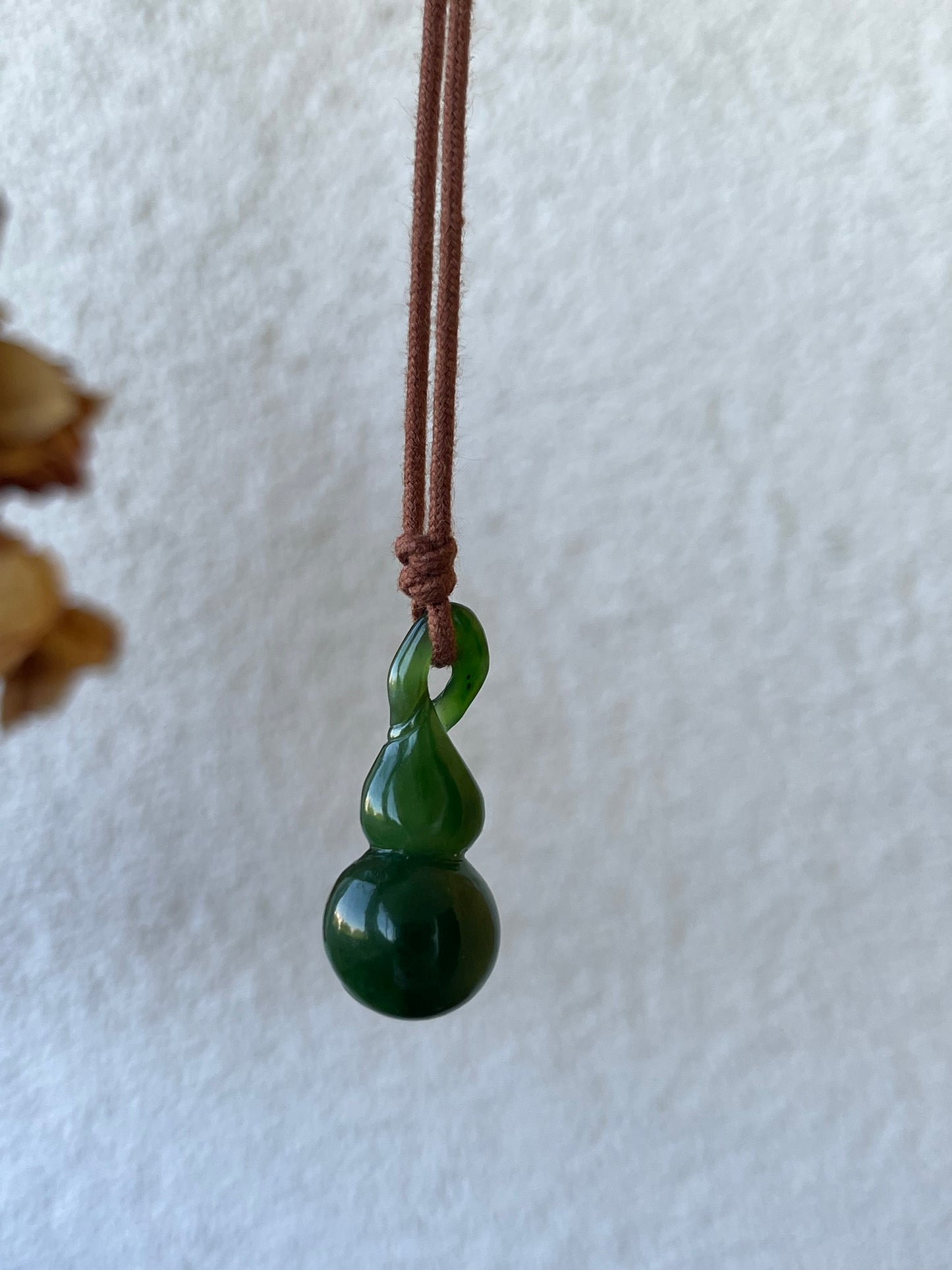 Hand Carved Green Hetian Jade Hulu Pendant, 手雕碧玉葫芦