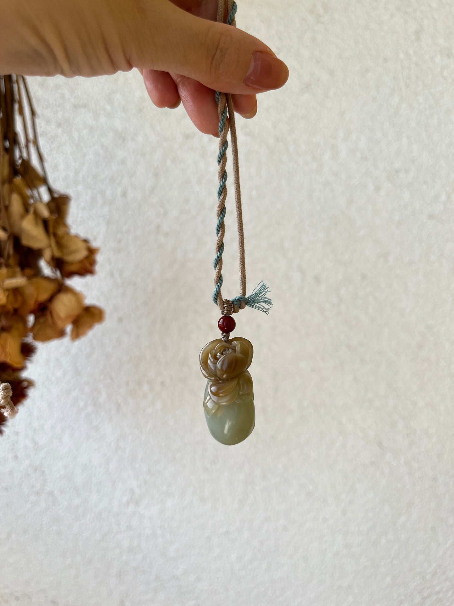 3D Hand Carved Hetian Jade Rose Pendant, 手雕和田且末蓝俏糖胖玫瑰