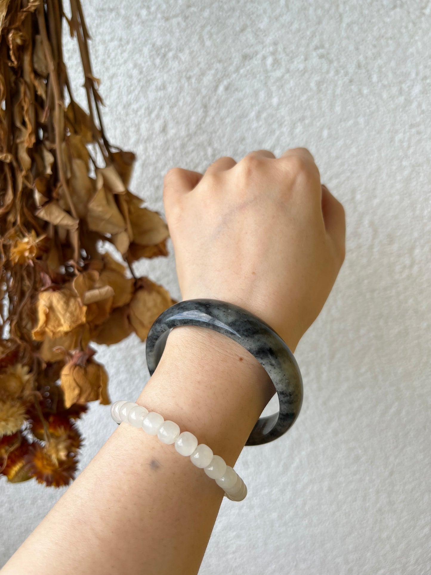 Gray Ink Dotted Hetian Qinghua Bangle 56mm+ | 和田点墨青花手镯