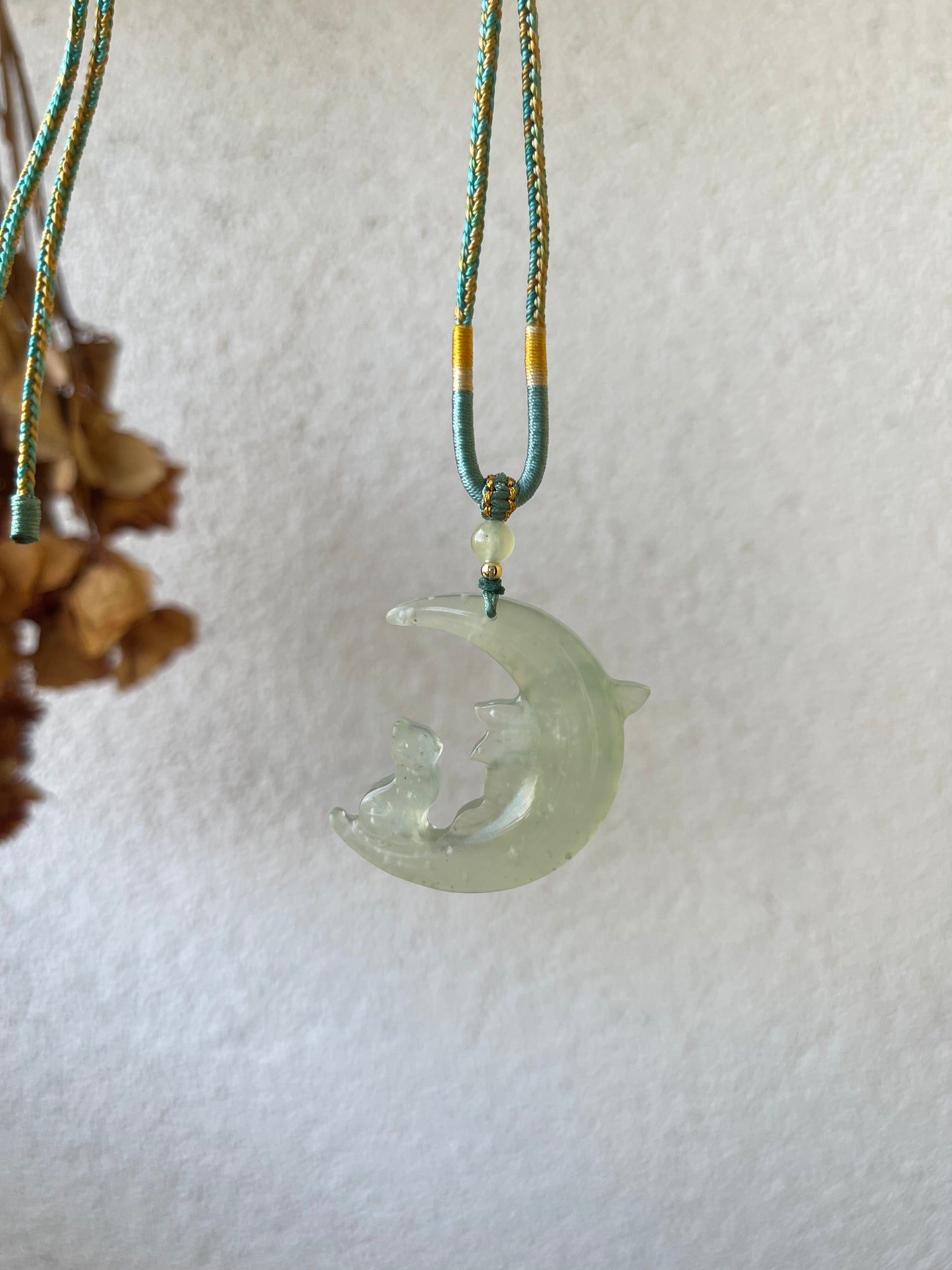 Xiu Jade Cat on the Moon Necklace | 岫玉月亮猫吊坠
