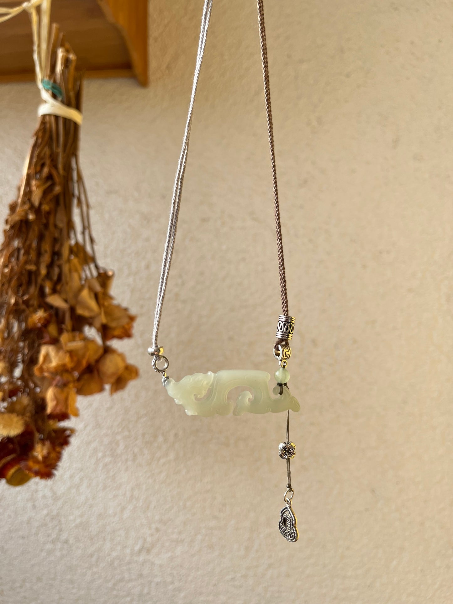 Designed Necklace with a Hand Carved Jade Chinese Antique-style Dragon Pendant, 设计款手雕和田晴水仿古龙吊坠