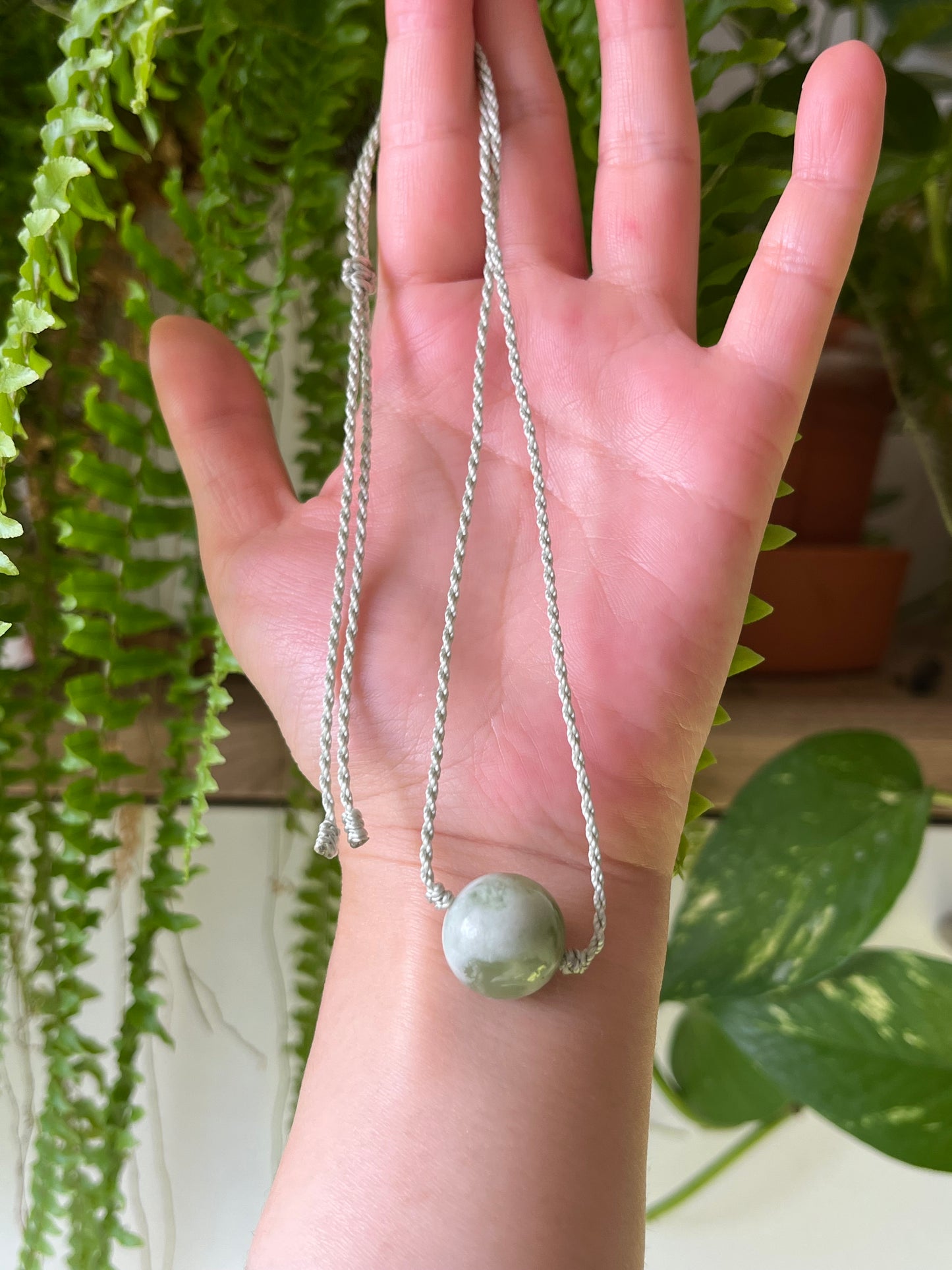 Handmade Choker with 16mm Green Serpentine Jade (Xiu Jade) | 岫玉青提奶盖单珠锁骨链