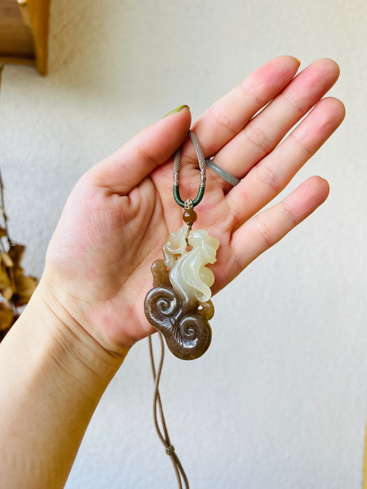 Hand Carved Hetian Jade Ruyi Pendant, 手雕和田且末糖如意