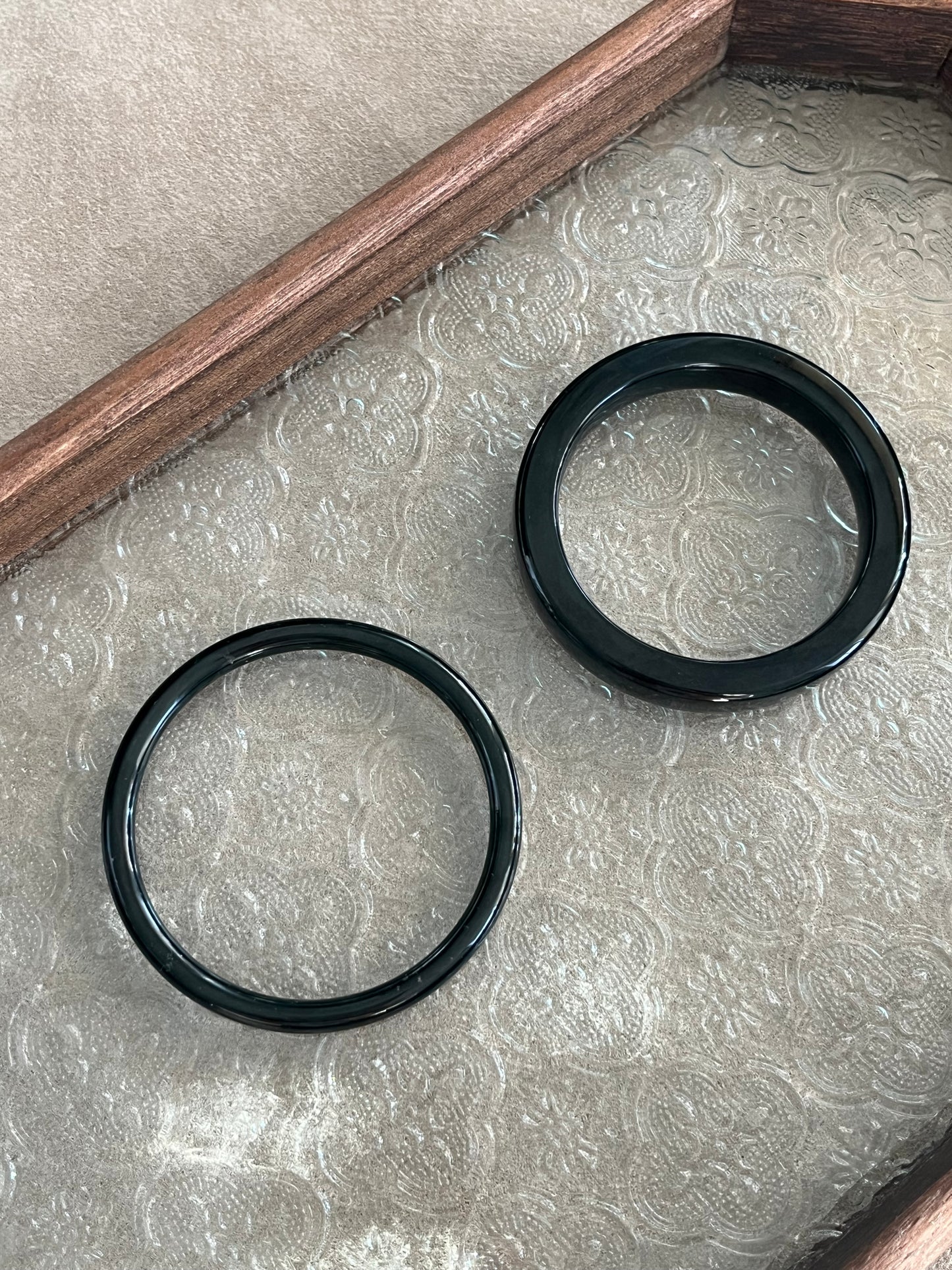 Dark Greenish-black Hetian Jade Slim Bangle 62mm | 和田黑青叮当镯