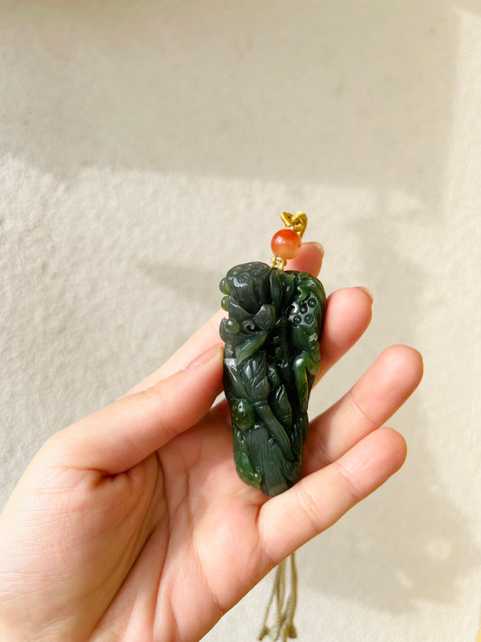 Hand Carved Green Hetian Jade Fish and Lotus Pendant, 手雕碧玉荷花鱼手把件