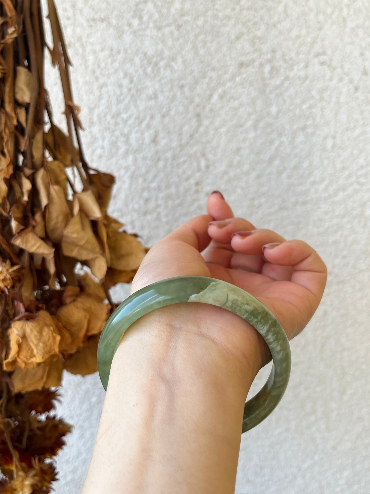 Green and White Xiu Jade Bangle 60mm | 岫玉手镯