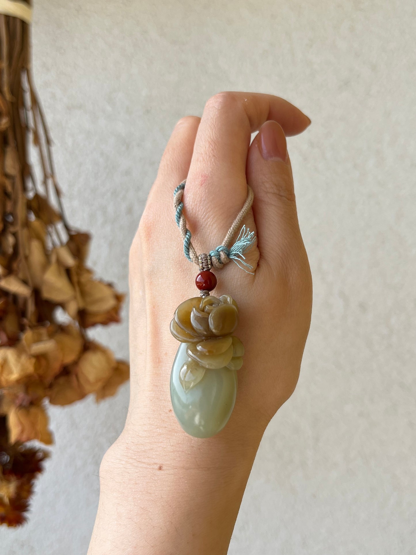 3D Hand Carved Hetian Jade Rose Pendant, 手雕和田且末蓝俏糖胖玫瑰