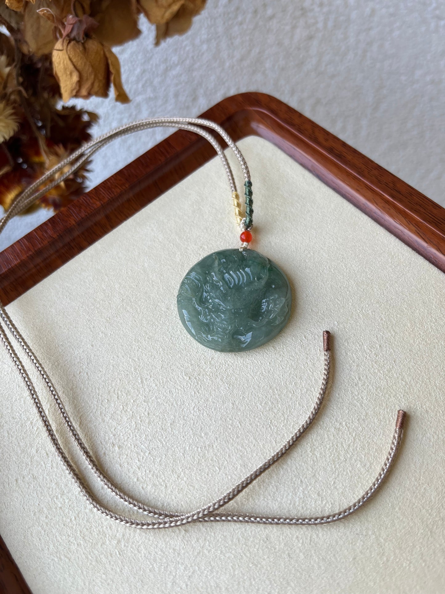 Light Green Jadeite Dragon Pendant | 翡翠龙牌