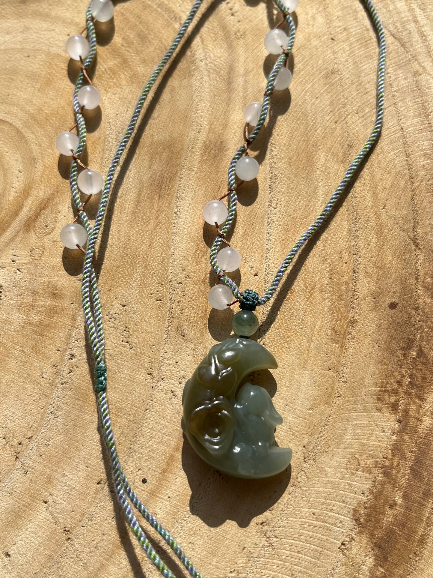 Handmade Necklace with a Cute Hand Carved Jade Rabbit on the Moon Pendant，手雕蓝糖月亮兔