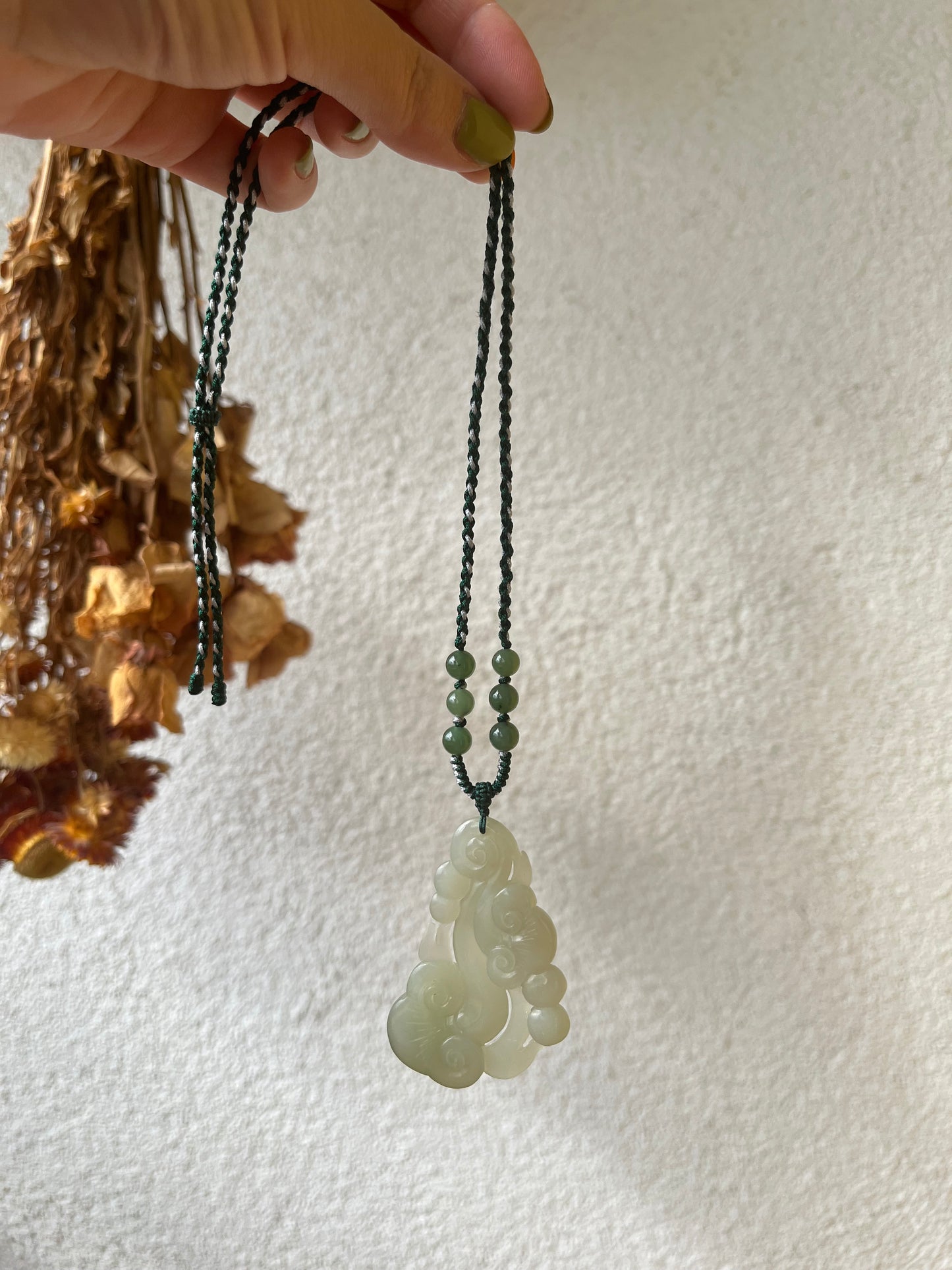 Hand Carved Hetian Jade Ruyi Pendant | 手雕青海晴水微带翠如意吊坠